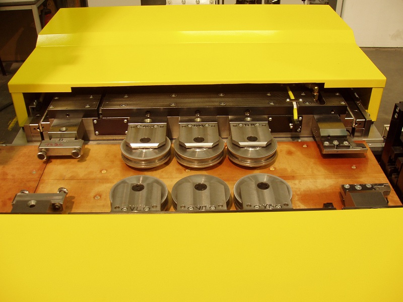 AR top angular view wagons with tooling 800px.jpg